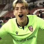 El lateral Pol Arnau protagonizó un histórico momento en la Copa del Rey al ponerse los guantes, detener un penalti, y liderar la victoria de la UD Logroñés sobre el Girona, equipo de Champions, en una noche épica en Las Gaunas.