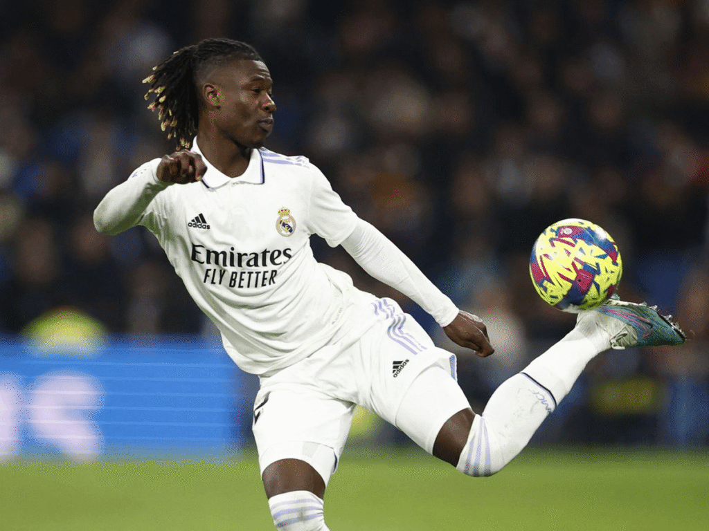 Eduardo Camavinga cayó lesionado en el minuto 85 del último partido y no estará en la final de Copa. El francés sufrió una rotura en el abductor tras un lance con Luis Milla